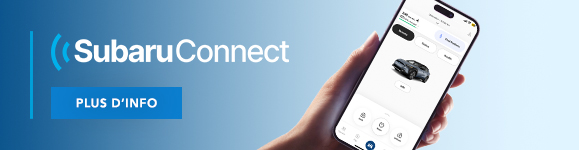 Image de la main d’une personne tenant un téléphone intelligent affichant l’appli SubaruConnectMC.